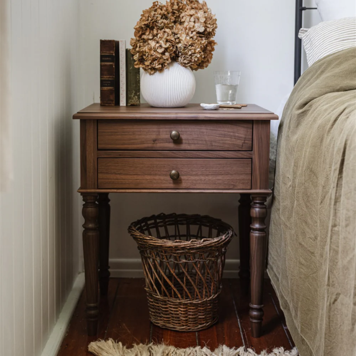 Chloé Bedside Table Walnut (EU)